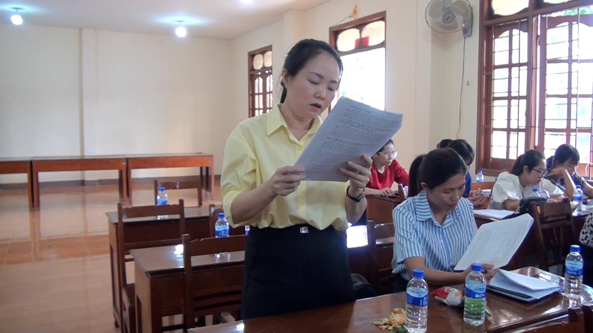 Hội LHPN cấp cơ sở góp ý và dự thảo báo cáo